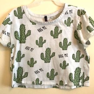 Hug me Cactus Shirt Cropped